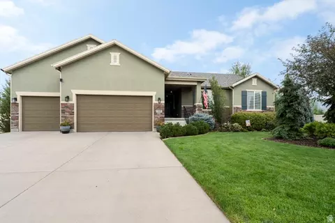 1379 S Thoroughbred Cir, Kaysville, UT 84037