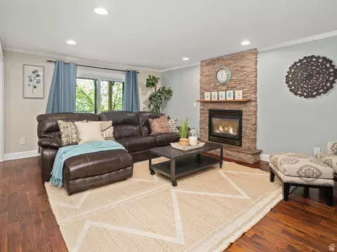 Living - 6069 S 2900 E, Uintah, UT 84403 photo 2 of 9
