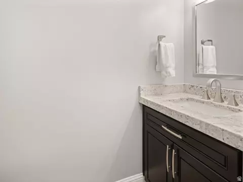 Bath - 6069 S 2900 E, Uintah, UT 84403 photo 8 of 8