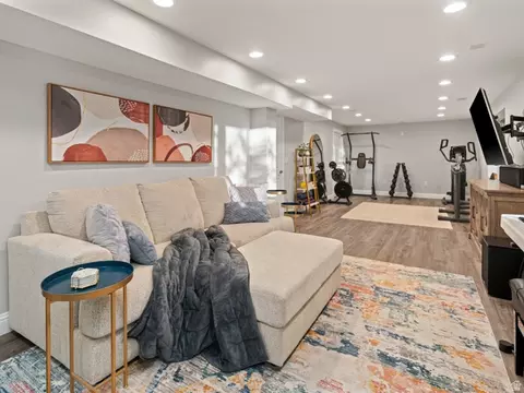 Living - 6069 S 2900 E, Uintah, UT 84403 photo 6 of 9