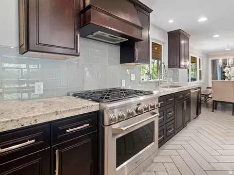 Kitchen - 6069 S 2900 E, Uintah, UT 84403 photo 2 of 6