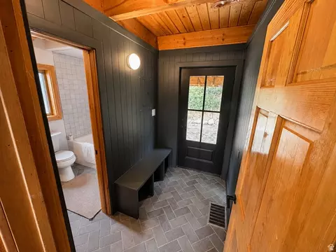 Entry Way - 6076 E Upper Whittemore Dr N, Springville, UT 84663 photo 1 of 1