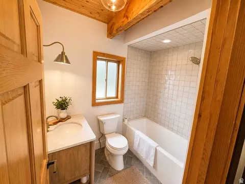 Bath - 6076 E Upper Whittemore Dr N, Springville, UT 84663 photo 1 of 4