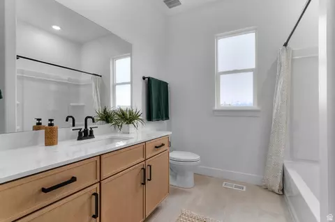 Bath - 1346 N 1275 E #12, Logan, UT 84341 photo 1 of 3