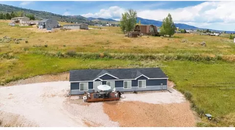 189 E Froghair Cir, Garden City, UT 84028