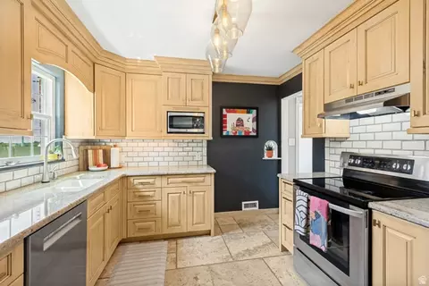 Kitchen - 2920 Tyler Ave, Ogden, UT 84403 photo 2 of 2