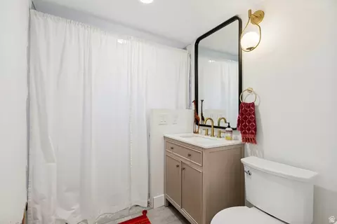 Bath - 2920 Tyler Ave, Ogden, UT 84403 photo 2 of 2