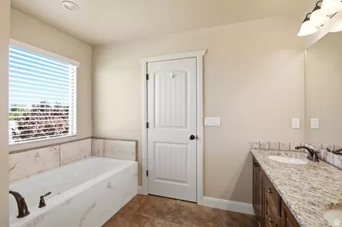 Bath - 417 E 930 S, Nephi, UT 84648 photo 5 of 6