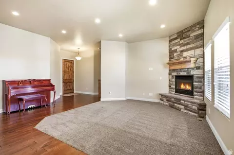 Living - 417 E 930 S, Nephi, UT 84648 photo 3 of 6