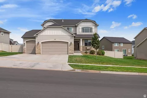 172 W Stillwater Dr, Saratoga Springs, UT 84045