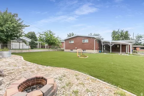 Exterior - 173 E 1050 N, Bountiful, UT 84010 photo 5 of 9