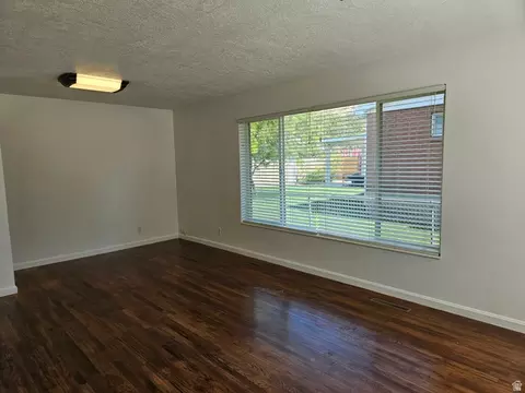 Living - 173 E 1050 N, Bountiful, UT 84010 photo 2 of 3
