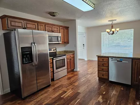 Kitchen - 173 E 1050 N, Bountiful, UT 84010 photo 5 of 5
