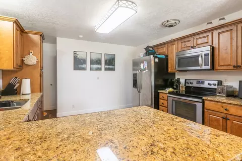 Kitchen - 173 E 1050 N, Bountiful, UT 84010 photo 2 of 5
