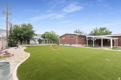 Exterior - 173 E 1050 N, Bountiful, UT 84010 photo 7 of 9