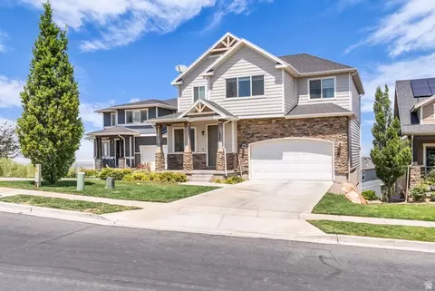 171 Edgecrest Ln N, North Salt Lake, UT 84054