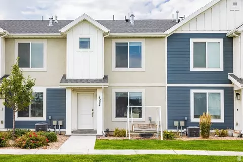 1084 E Seaside St N, Saratoga Springs, UT 84045