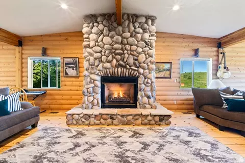Living - 17017 Ant Flat Rd, Avon, UT 84328 photo 5 of 5