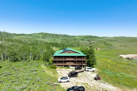 Exterior - 17017 Ant Flat Rd, Avon, UT 84328 photo 1 of 9