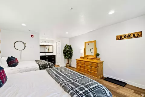 Bedroom - 17017 Ant Flat Rd, Avon, UT 84328 photo 11 of 24