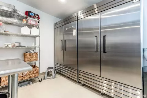 Kitchen - 17017 Ant Flat Rd, Avon, UT 84328 photo 6 of 6