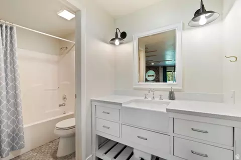 Bath - 17017 Ant Flat Rd, Avon, UT 84328 photo 5 of 10
