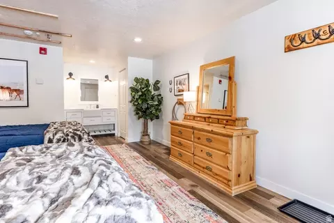 Bedroom - 17017 Ant Flat Rd, Avon, UT 84328 photo 22 of 24