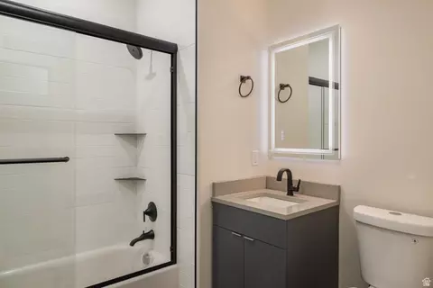 Bath - 214 S 200 E #4, Moab, UT 84532 photo 1 of 1