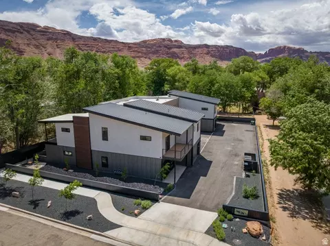 View/Area - 214 S 200 E #4, Moab, UT 84532 photo 2 of 3