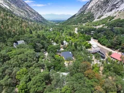 View/Area - 5004 E Wasatch Resort Rd, Sandy, UT 84092 photo 6 of 9