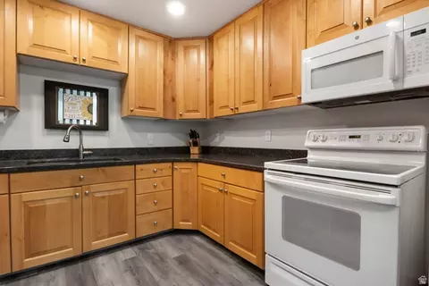Kitchen - 5004 E Wasatch Resort Rd, Sandy, UT 84092 photo 1 of 2