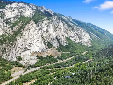 View/Area - 5004 E Wasatch Resort Rd, Sandy, UT 84092 photo 2 of 9