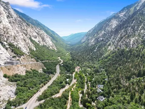View/Area - 5004 E Wasatch Resort Rd, Sandy, UT 84092 photo 8 of 9
