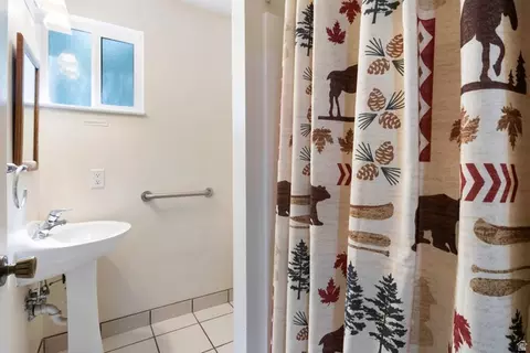 Bath - 5004 E Wasatch Resort Rd, Sandy, UT 84092 photo 2 of 2