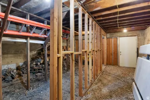 Entry Way - 5004 E Wasatch Resort Rd, Sandy, UT 84092 photo 2 of 2