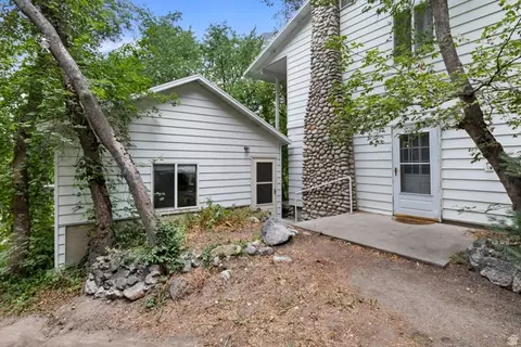 Exterior - 5004 E Wasatch Resort Rd, Sandy, UT 84092 photo 3 of 7