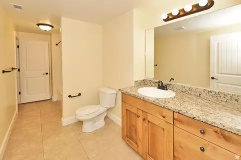 Bath - 1107 S 2880 E #184, Spanish Fork, UT 84660 photo 4 of 4