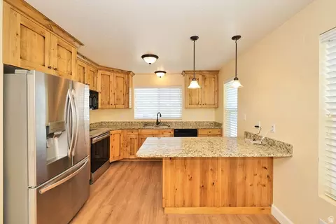 Kitchen - 1107 S 2880 E #184, Spanish Fork, UT 84660 photo 2 of 2