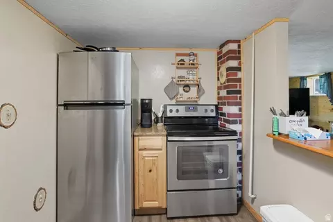 Kitchen - 667 N Rapid Rd, Inkom, ID 83245 photo 3 of 3