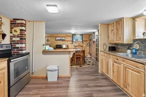 Kitchen - 667 N Rapid Rd, Inkom, ID 83245 photo 2 of 3