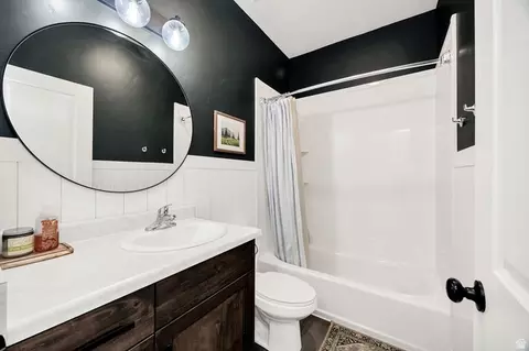 Bath - 247 S 980 E, Smithfield, UT 84335 photo 4 of 5