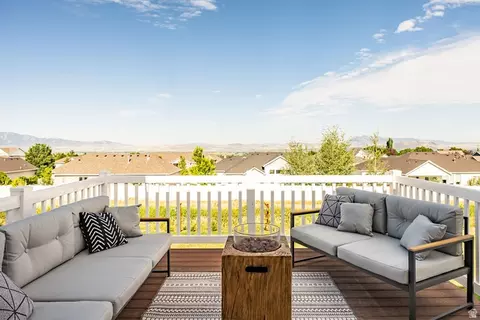 Exterior - 247 S 980 E, Smithfield, UT 84335 photo 5 of 11