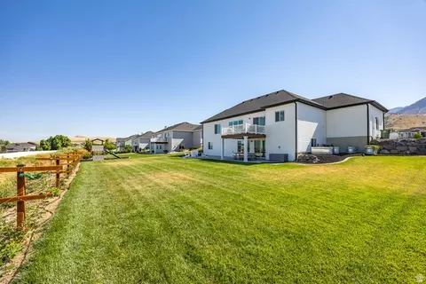 Exterior - 247 S 980 E, Smithfield, UT 84335 photo 10 of 11