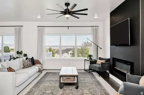 Living - 247 S 980 E, Smithfield, UT 84335 photo 3 of 5