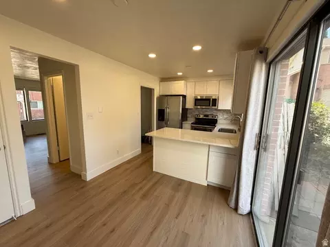 Kitchen - 704 S Orchard Dr, Bountiful, UT 84010 photo 2 of 4