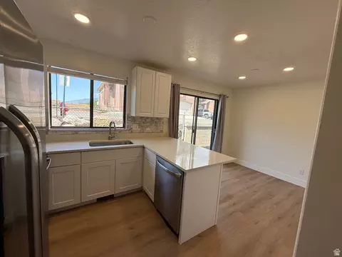 Kitchen - 704 S Orchard Dr, Bountiful, UT 84010 photo 3 of 4