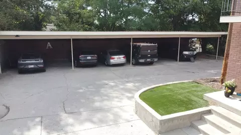 Exterior - 704 S Orchard Dr, Bountiful, UT 84010 photo 1 of 2