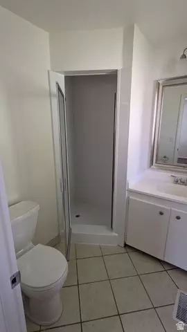 Bath - 704 S Orchard Dr, Bountiful, UT 84010 photo 8 of 9