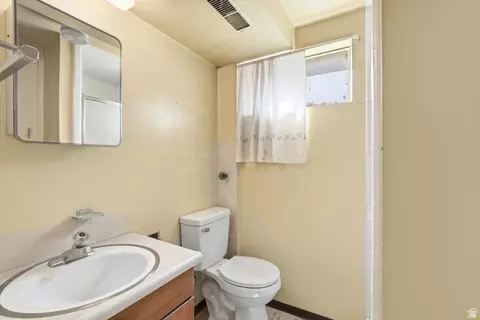 Bath - 3016 S Davis Blvd, Bountiful, UT 84010 photo 3 of 3