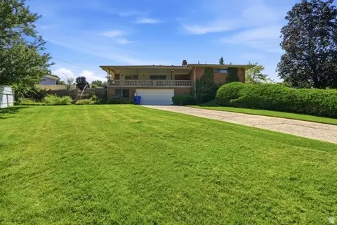 Exterior - 3016 S Davis Blvd, Bountiful, UT 84010 photo 4 of 4